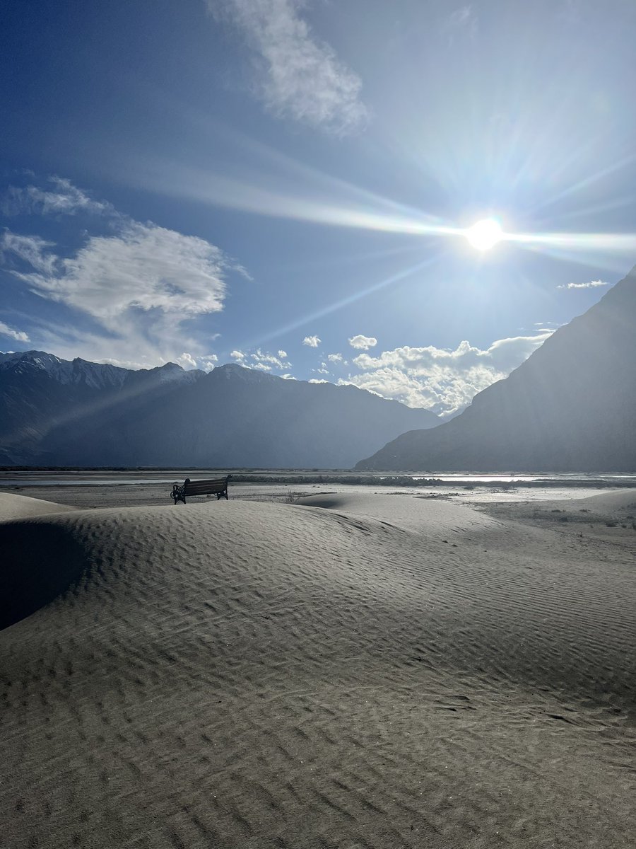 Mirpur0721's tweet image. Be gentle with yourself especially over the next few days.Ground Connect to Mama Earth.Connect to the self.The clarity and guidance will flow in.. #WorldHealthDay #Eclipse24