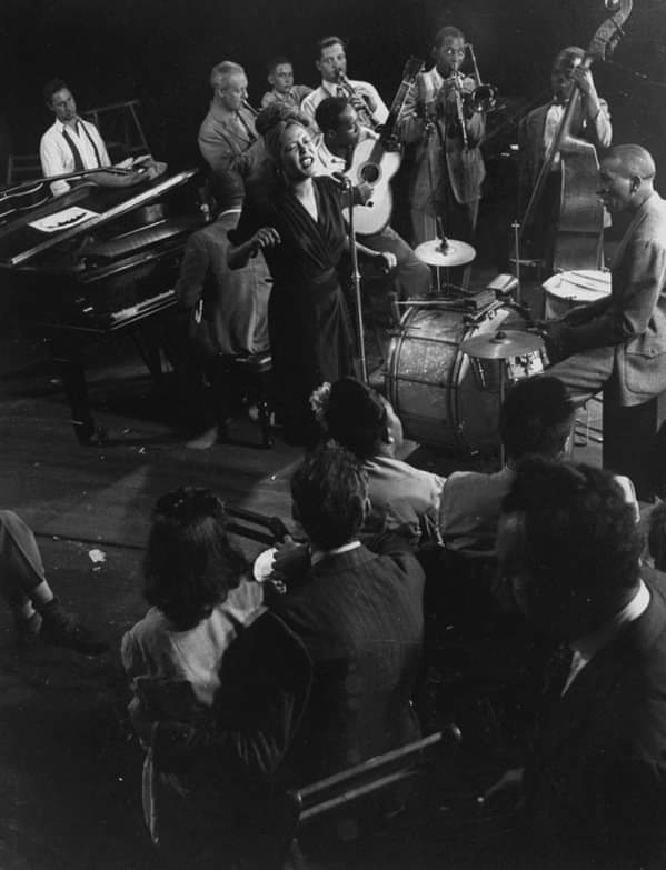 Data MM: há 109 anos nascia Eleanora Fagan Gough em Philadelphia. Billie Holliday se foi em New York, 1959.  #LadyDay #Jazz