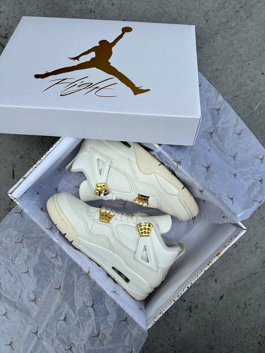 haammiiid's tweet photo. Wts Jordan 4 metallic Gold women’s Size US 7/8/8.5/9/9.5/10/10.5/11/11.5 (up to 10M) 470 each shipped Australia wide. 

Fast free shipping ✅ https://t.co/IVOzG0qacN
