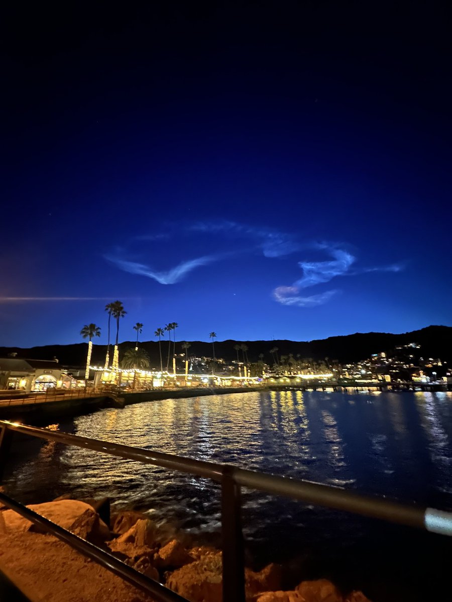 loverofcoffee65's tweet photo. @SpaceX seen from #sanbernardino CA and #catalina CA 4/6/2024 https://t.co/VOkwoMOyee