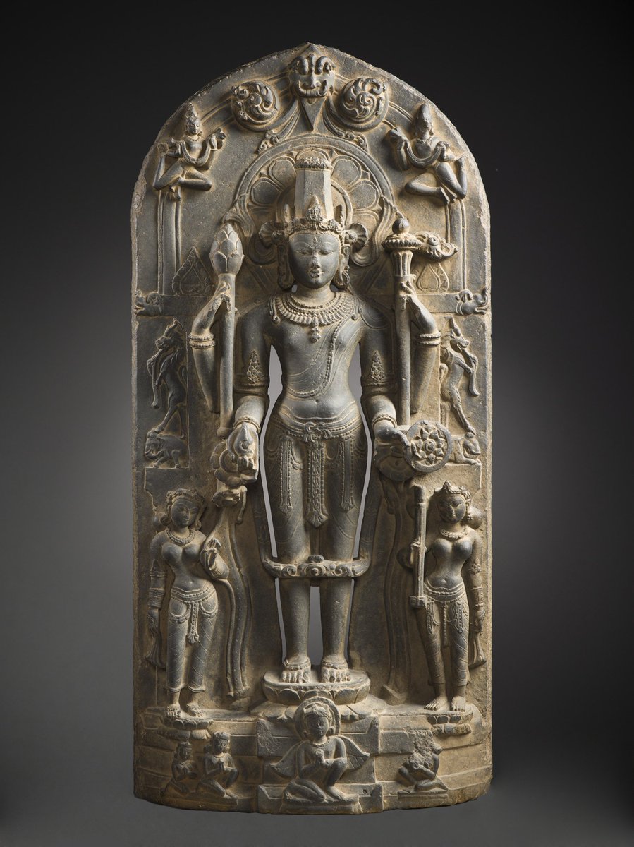 The concept of #Narayana underscores the philosophical idea of the divine pervading every aspect of existence, from the macrocosm to the microcosm.

-The Hindu God #Vishnu in his Emanation as Narayana
Bangladesh, circa 1000
Sculpture
Schist
© <a href="/LACMA/">LACMA</a>