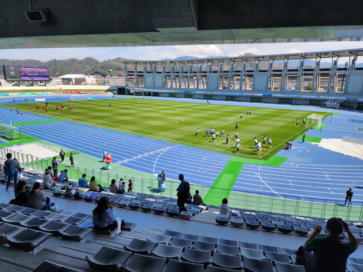 今日は平和堂HATO スタジアムでJFL第5節
レイラック滋賀-ヴェルスパ大分 

昨日届いたレプリカユニフォームデビュー。