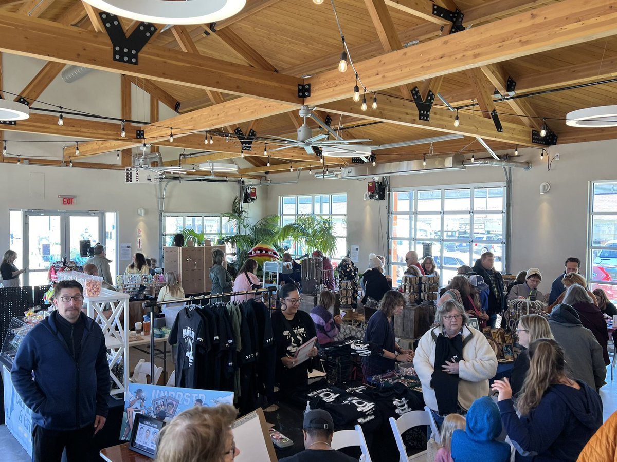 What a day at the Total Eclipse of SUNdusky fest! Let’s do it again tomorrow 😉 the party resumed at noon.