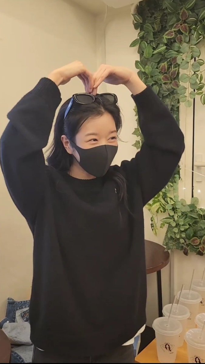 SeoYeaJiPH's tweet photo. [SYJ update by Yeye 04072024]

We are so happy to see her so happy and hear her gleefully giggling 😭😭😭💜💜💜

#서예지 #徐睿知 #ソイェジ #ซอเยจี #SeoYeJi #SeoYeaJi https://t.co/7tooFOnzXa