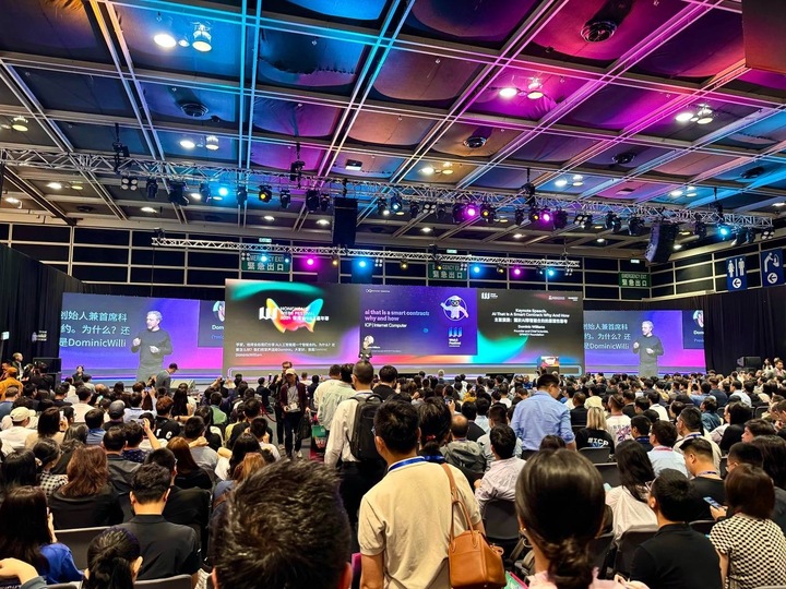 #ICP is blockchain on steroids, living in the year 3024

Smart contracts on ICP are ready for just about anything

AI ✅
Reverse Gas Model ✅
DAO automation  ✅
Chain-Key Cryptography ✅

Dive into some of the key moments with @dominc_w and the #ICP community <a href="/web3festival/">Web3 Festival</a>