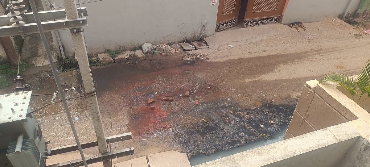 Sandeepdhnb's tweet photo. Drain is blocked in Hansmarg,Kanke Road,Ranchi since last one week.Pedestrains are facing a lot of problem.Please help. https://t.co/9JAnSHcn7e