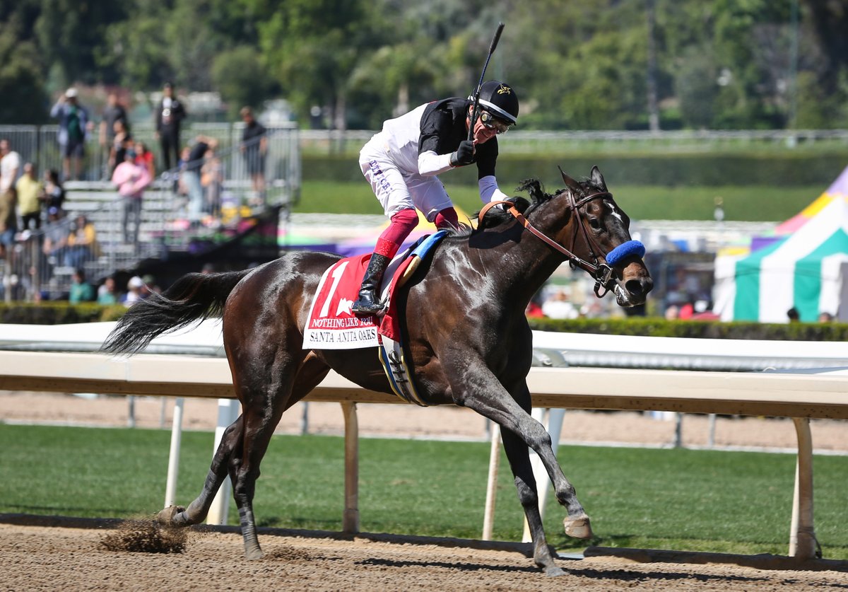 Nothing Like You wins the Oaks. Good day to be Frankie ❤️🖤