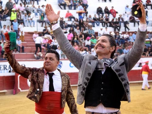 Gamero y Ayala cortan una oreja en Texcoco
tinyurl.com/yc3eue2a