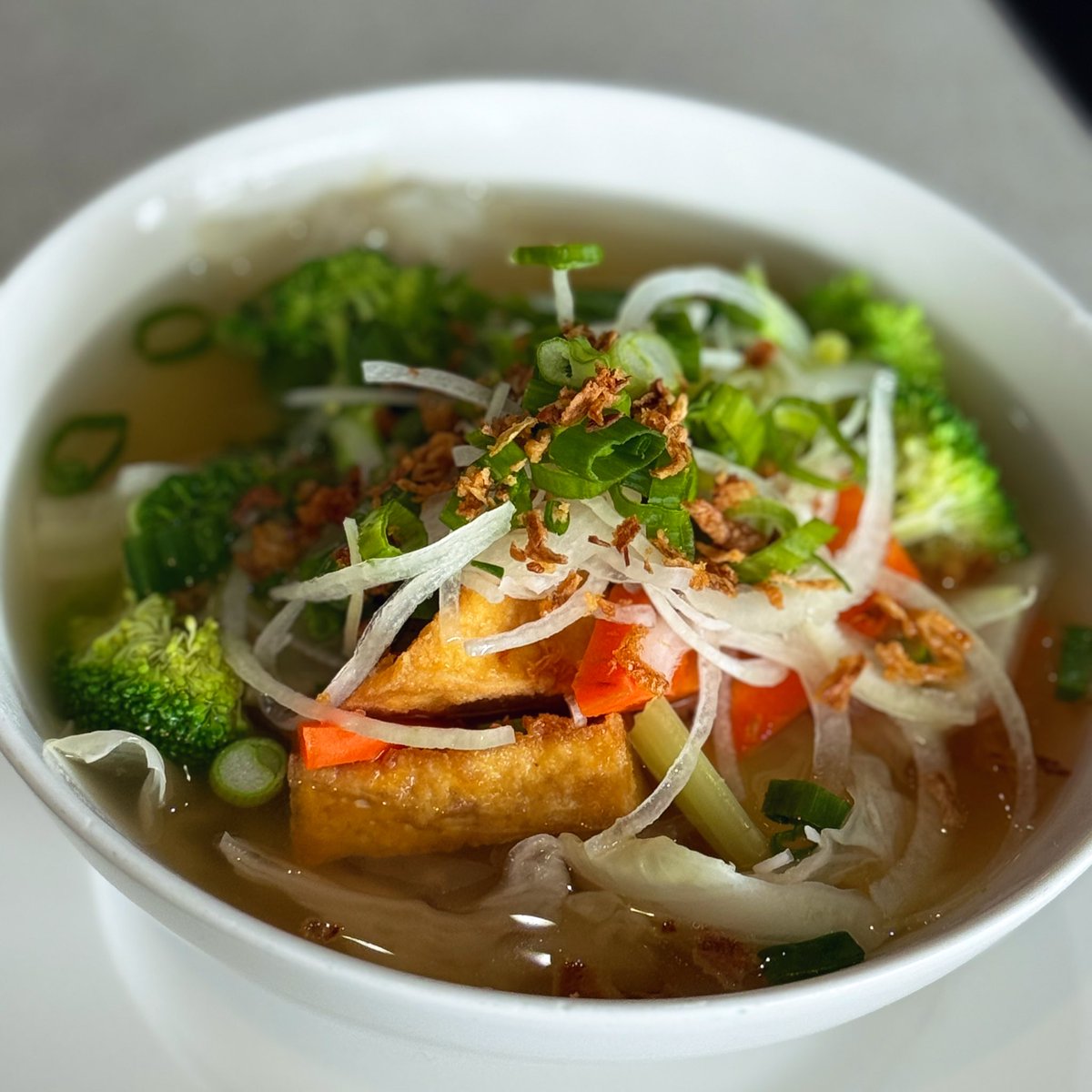 Today’s lunch: vegan PHO!!! ❤️‍🔥❤️‍🔥❤️‍🔥
Pho Chan is srsly the best pho place in Vancouver 🥹
#veganfood #pho #Noodles