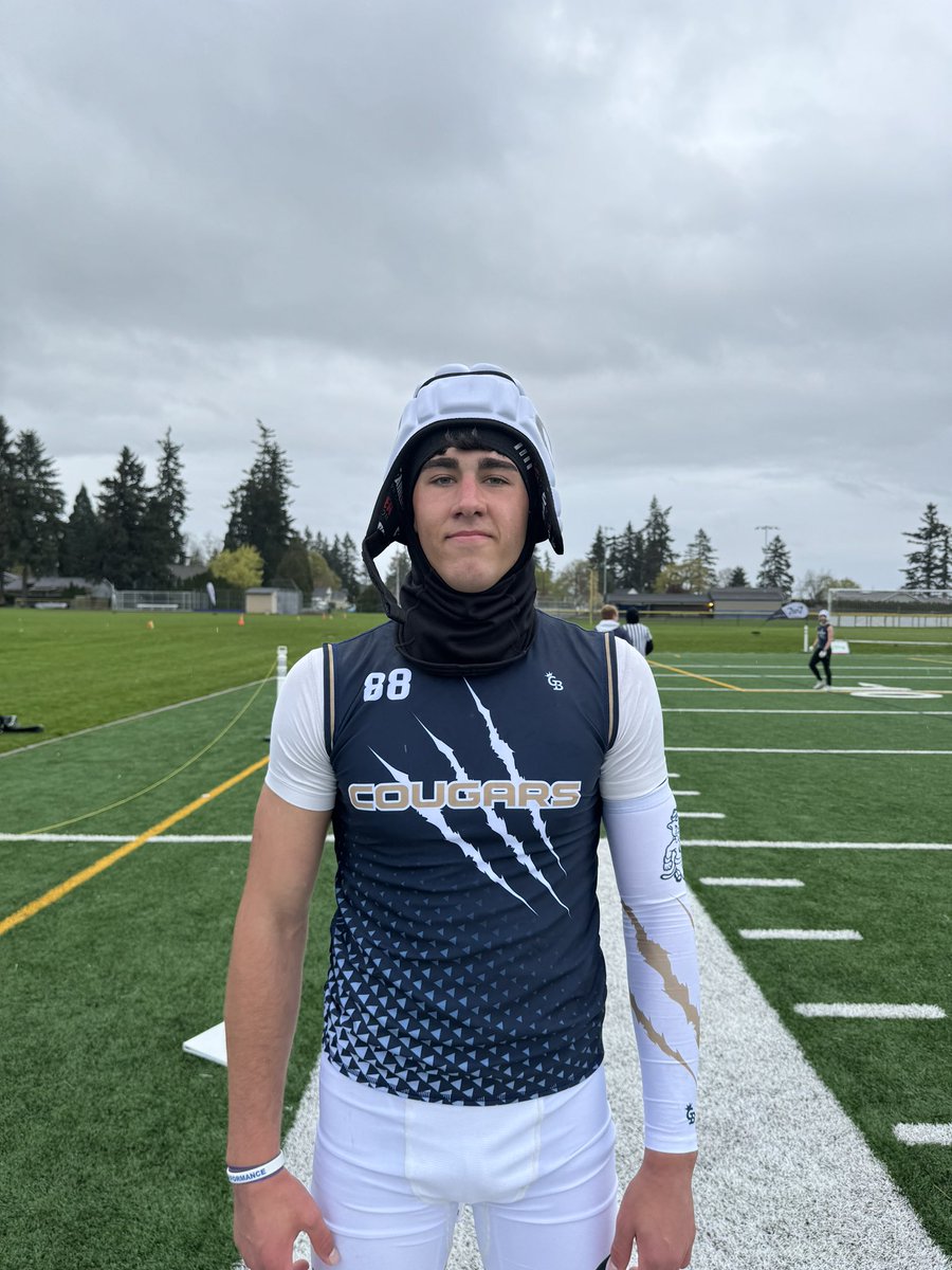 ⭐️Pool Play Standout Day 1 Rose City Rumble⭐️ Was easy to why 2025 Canby HS 3⭐️ ATH @DOMANjackson has the offers he does, smooth athlete in space from the TE position, then went and played some CB as well! #AVERYSTRONG