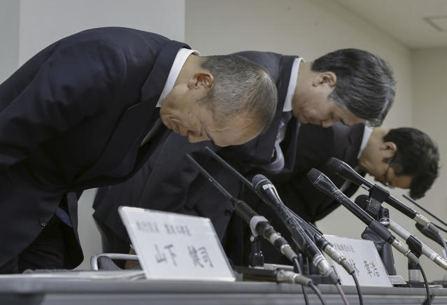 Why r they bending? They r the founder & top managers of leading Japanese pharma firm Kobayashi. 5 people died last week due to suspected fungus contamination of their cholesterol lowering food supplement. This is a public apology to people of Japan. Is this enough ? 1/2