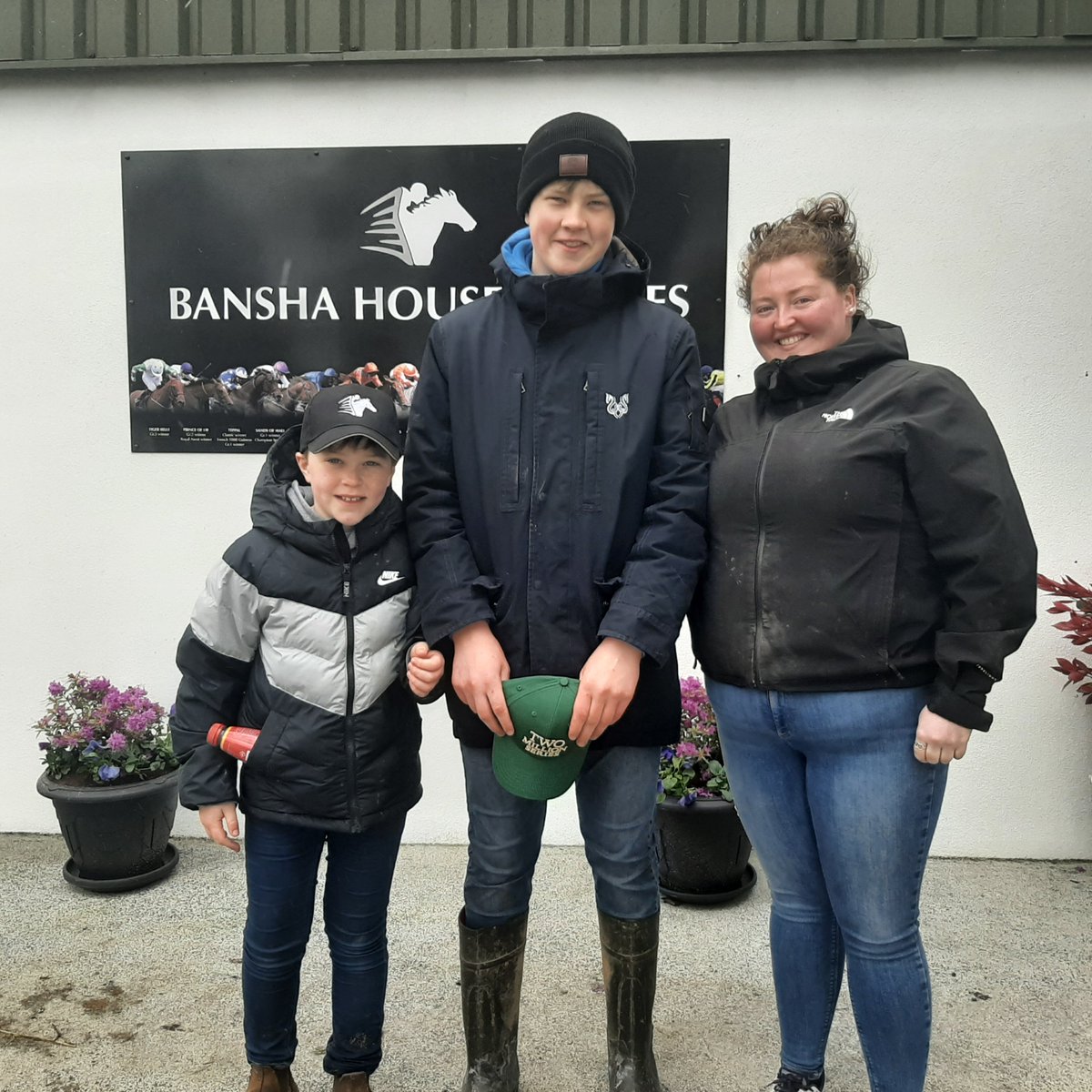 Thank U Con, Amy, Olivia @BanshaHouse @amymarnane for showing us how it is done. We were literally blown away #StormKathleen by the professionalism of the 2yos. Some mighty #BanshaBullets amongst this years crop heading to @Goffs1866 @Tattersalls1766 this month #Bansha4Brunch