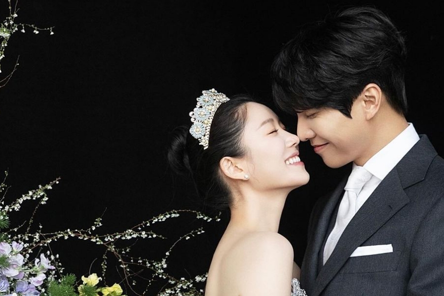 #LeeDaIn And #LeeSeungGi Celebrate 1st Wedding Anniversary With Beautiful Photos soompi.com/article/165343…