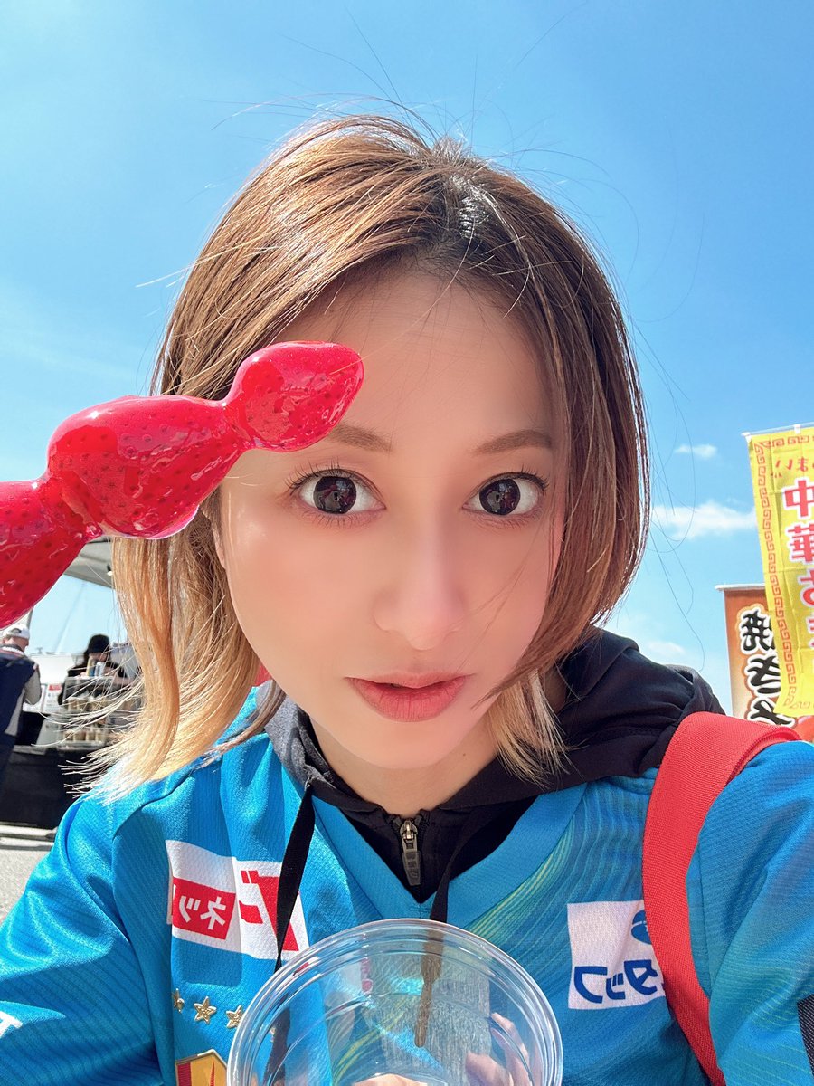 こんにちは🌞

豊田スタジアムはめっちゃ暑い😵
ランゲラックがいなぁい😭
悲しすぎるけど全力で応援してきます📣