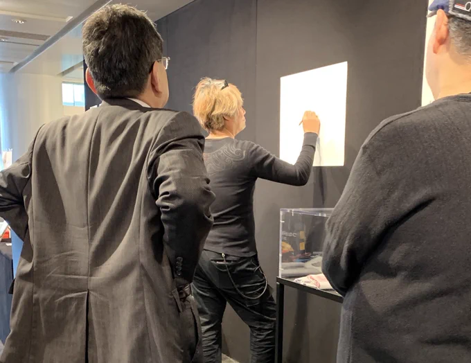 フランス パリ日本文化会館での展示会武者絵展 全日程 無事終了との報告が来ました  羽山淳一さん ことぶきつかさ夫妻 Andy  日本文化会館のスタッフの皆様フランス、日本での協力者の皆様 フランス日本大使館の皆様 そして来場者の皆様ありがとうございました 