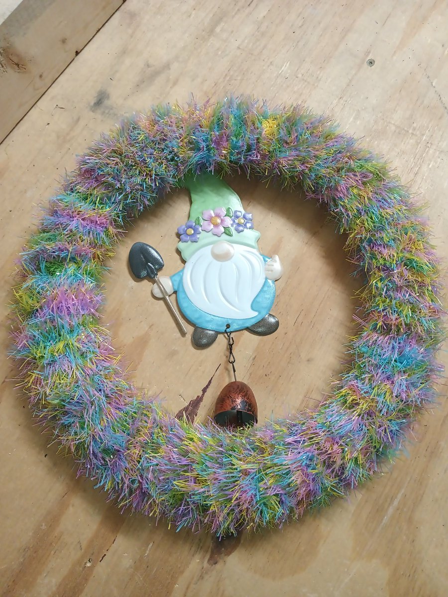 Working on a wreath for my birth mother. She likes gnomes. Not sure when she will get it. I haven't seen her in over a year because of our vehicle issues.