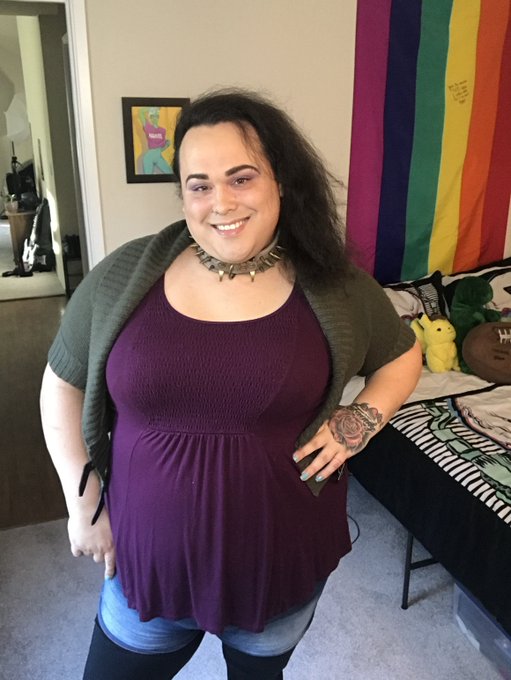 #outfitoftheday 😁 Watcha think? Anyway.. Happy Friday, y'all! Get into some trouble for me. 😉 https://t<a href="/tag/outfitoftheday"class="tags">#outfitoftheday</a>