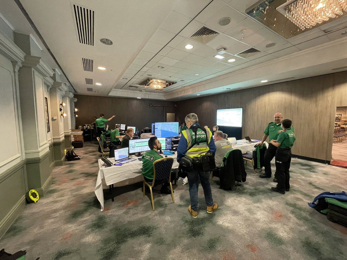 Control room operational and ready to support the @BrightonMarathn managing all the assets, treatment centre’s, Ambulances, Bikes that are on the route today #stjohnpeople