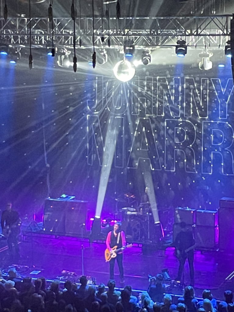 Took my nine-year-old daughter to her first @Johnny_Marr gig in Liverpool last night. Throughout the night she made a note of guitar changes and updated the setlist 🤣 She was gutted Armatopia didn’t make the cut 🤣She loved the show. Thanks Johnny 👏👏 🎸 🎸