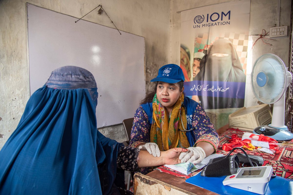 On #WorldHealthDay and every day, IOM Pakistan's emergency health teams work to ensure access to primary healthcare services and psychosocial support, addressing the urgent health needs of vulnerable Afghans & host communities in 🇵🇰.