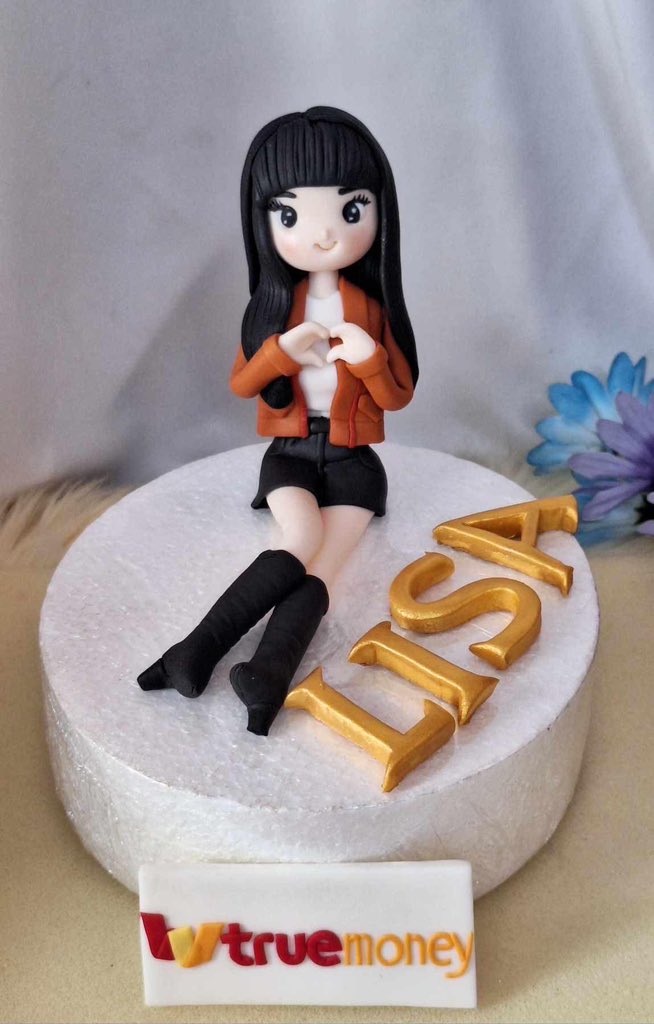 TeamLisaPH's tweet photo. Cute LISA x TRUE MONEY cake 💛

#LISATrueMoneyMoments
#LISATrueMoneyFanMeetUp
@wearelloud @truemoney https://t.co/sx1wF1Vo2A