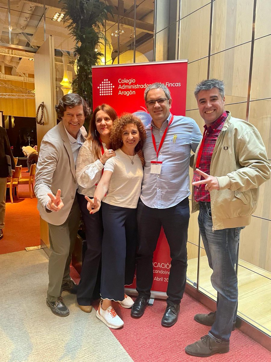 carmelalavrab's tweet photo. Y un año más aprendiendo el arte comunicar, este año de la mano del @CgcafeAaff en las Jornadas de
Comunicación de Zaragoza, ya van 6. Felicidades @cafaragon y @DeventiqueSpain como siempre un diez. #comunicando https://t.co/AihQ5AJvdz