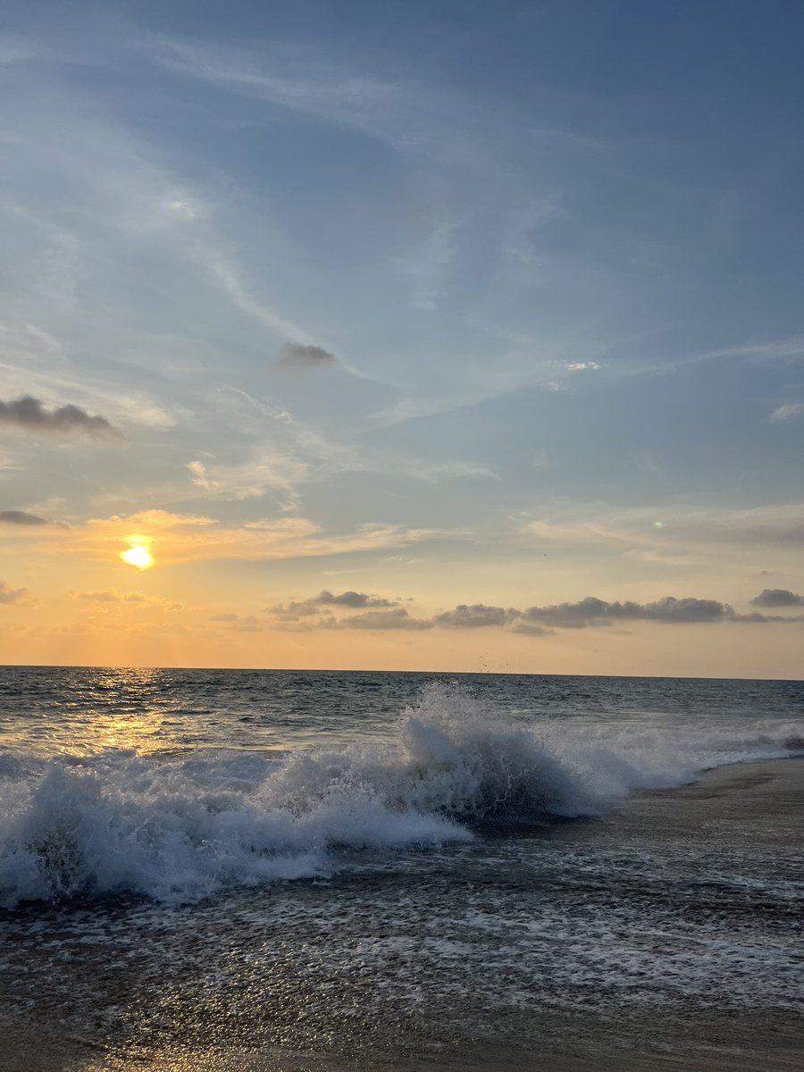 harshap's tweet image. It was wonderful to observe a comet from negambo beach yesterday. It was very clearly visible to eyes but not very clear in photos. It could possibly be #devilscomet or as my son discovered using an app as 12P. Wonderful experience. #comet #lka #srilanka