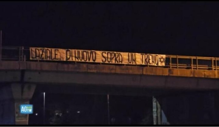 LNuccitelli's tweet photo. @lottasalvezza @FelipaoCaicedo E che c'è scritto SS Lazio?E invece commentiamo questo va https://t.co/hz1WMqZY8Y