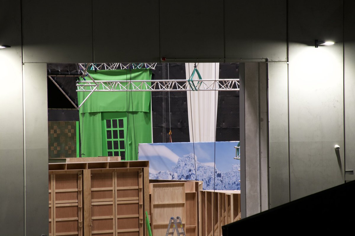 HollywoodHandle's tweet image. New looks at the set of the upcoming ‘MINECRAFT’ live-action film.

(📸: @joshspace2)