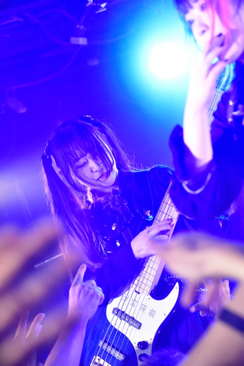 Ba.
@YONA_47bass

#YONAの日
#47の日
#PaleNeØ
#パレネオ
#定時退勤
#ガールズメタルバンド
#JapanMetal
#Metal
#japanesemetal
#jrock #jmetal
#heavymetal
#femalemetal
#6stringbass
#girlsband

Next Live
2024/04/29 新宿ANTIKNOCK

撮影.掲載許可済