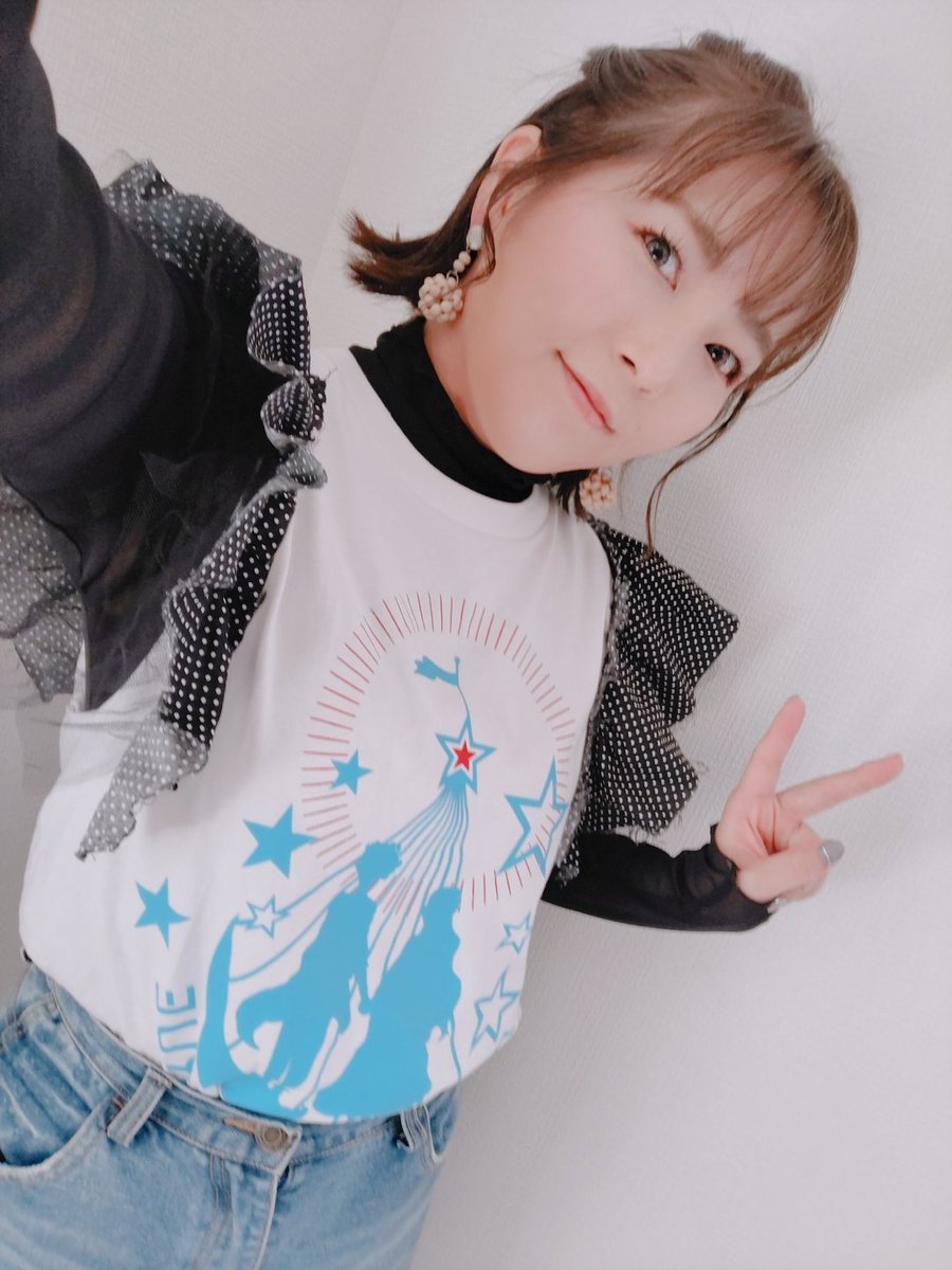 BlackDiamond_37's tweet photo. 今日は中村正人さんのお渡し会に来ました❣️通りがかりにマサさんをお見かけして涙目😭✨いつものあの優しい笑顔で一人ひとり対応されてた😍
楽しみと���キドキで胸が張り裂けそうだぁぁぁぁぁ！！！
#HMV栄  #DreamsComeTrue https://t.co/jn8UkXoCGV