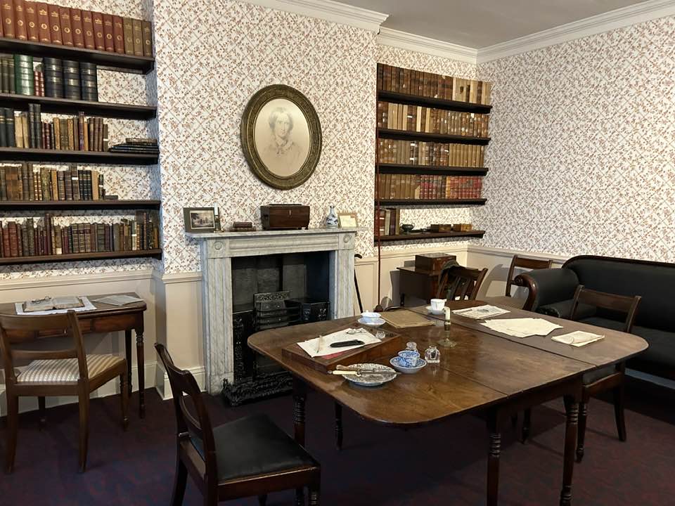 Check out this month's My Favorite Things column which is about my recent visit to the Bronte Parsonage Museum in Haworth in Yorkshire. SOOOO atmospheric! @bronteparsonage annacampbell.com/my-favorite-th… #brontes #bronteparsonage #haworth #yorkshire