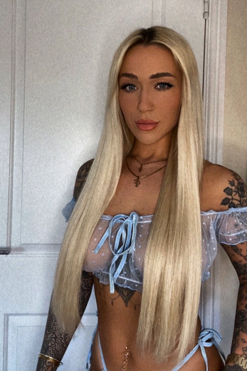 alex4boobs tweet media