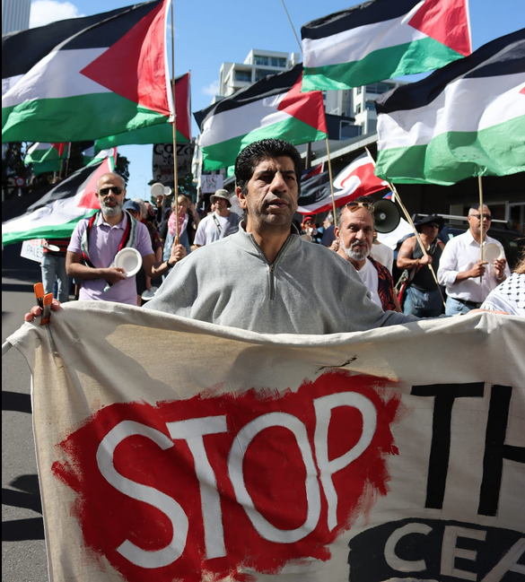More pressure from #US allies could see change to ‘untenable policy’ on #Gaza, says analyst | #asiapacificreport Asia Pacific Report #WarOnGaza #GazaGenocide #AljazeeraArabic #NZprotests @palestine @uriohau @EyeonPalestine @OnlinePalEng @JohnJohnminto 
asiapacificreport.nz/2024/04/07/mor…