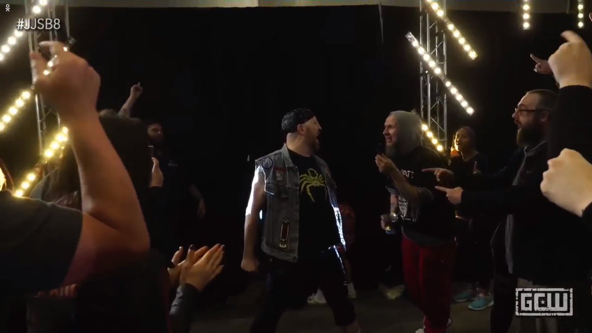 FaceGenerico's tweet photo. "Teenage Dirtbag" esta sonando y eso solo significa que todos tenemos que bailar con Nate Webb. #JJSB8 #GCW #FaceGenerico https://t.co/GXW6cgN77r