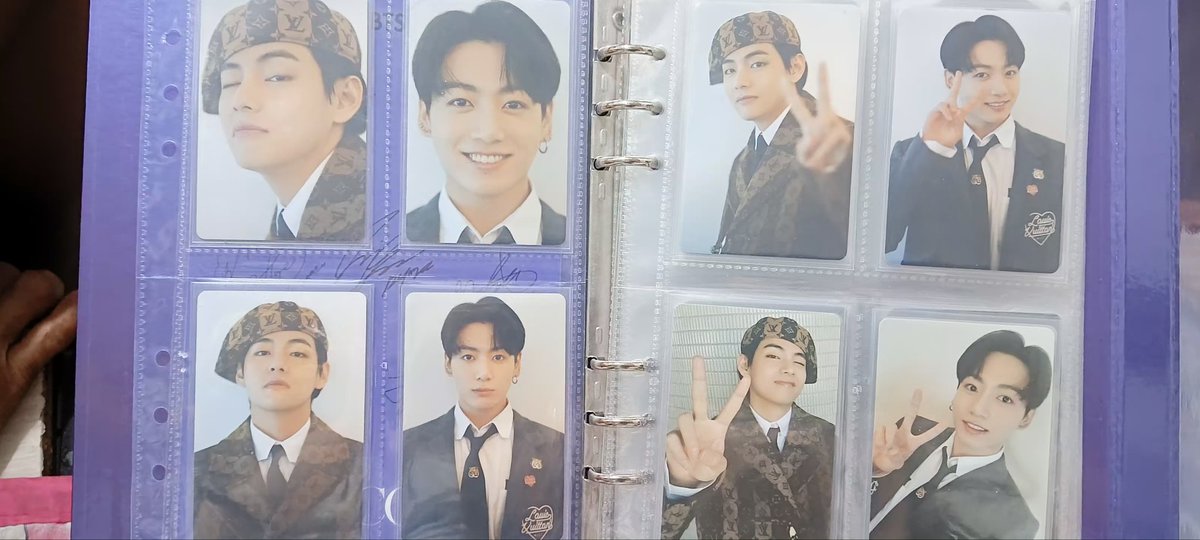 ahreum_95's tweet photo. wts lfb ph

- selling as set 
- 1000php + pf + lsf
- dp 200 no refund
- 3 days dop / prio payo
- reply/dm to claim
- ❌ sensitive
- can send condition vid
- onhand
- ❌sco

t. jk v bts taehyung jungkook taekook dicon set binder photocard holder pocket sleeves https://t.co/Dkk2fge07a