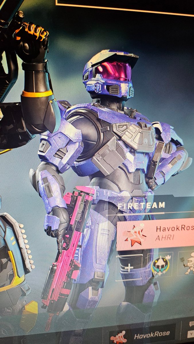 Still glad I got this incredible Halo Infinite armor coloring. I've only seen maybe two other people with it!