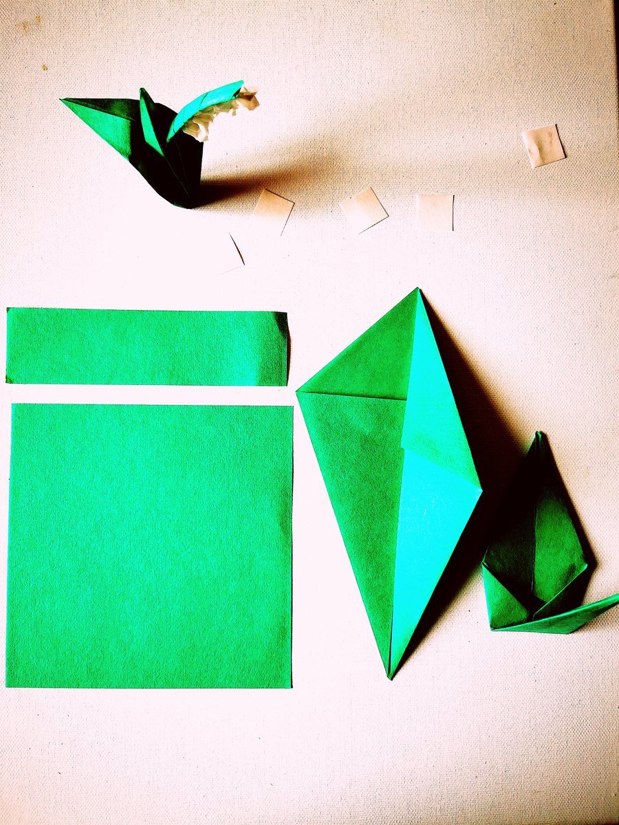 CasarellaOrigam's tweet image. Étape origami muguet
#tuto #origamitutorial #muguet #faitmain #fleursenpapier #artisanatfrancais #casarellaorigami