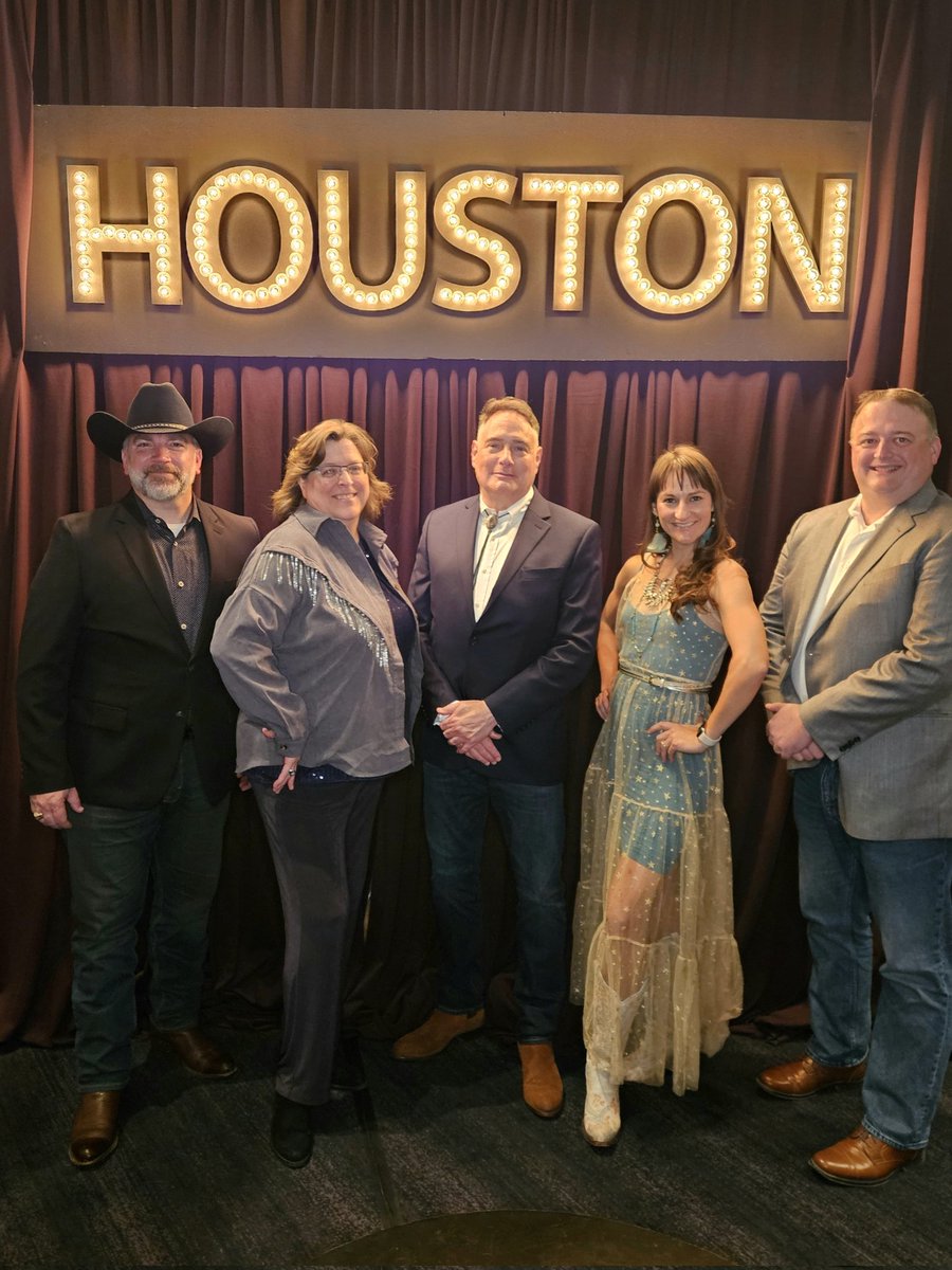 mejackson75's tweet photo. Great evening celebrating the Spring Branch ISD Education Foundation and all of the wonderful things they do!  #StantecEdu
#StantecHou https://t.co/JKtKnTjaH8