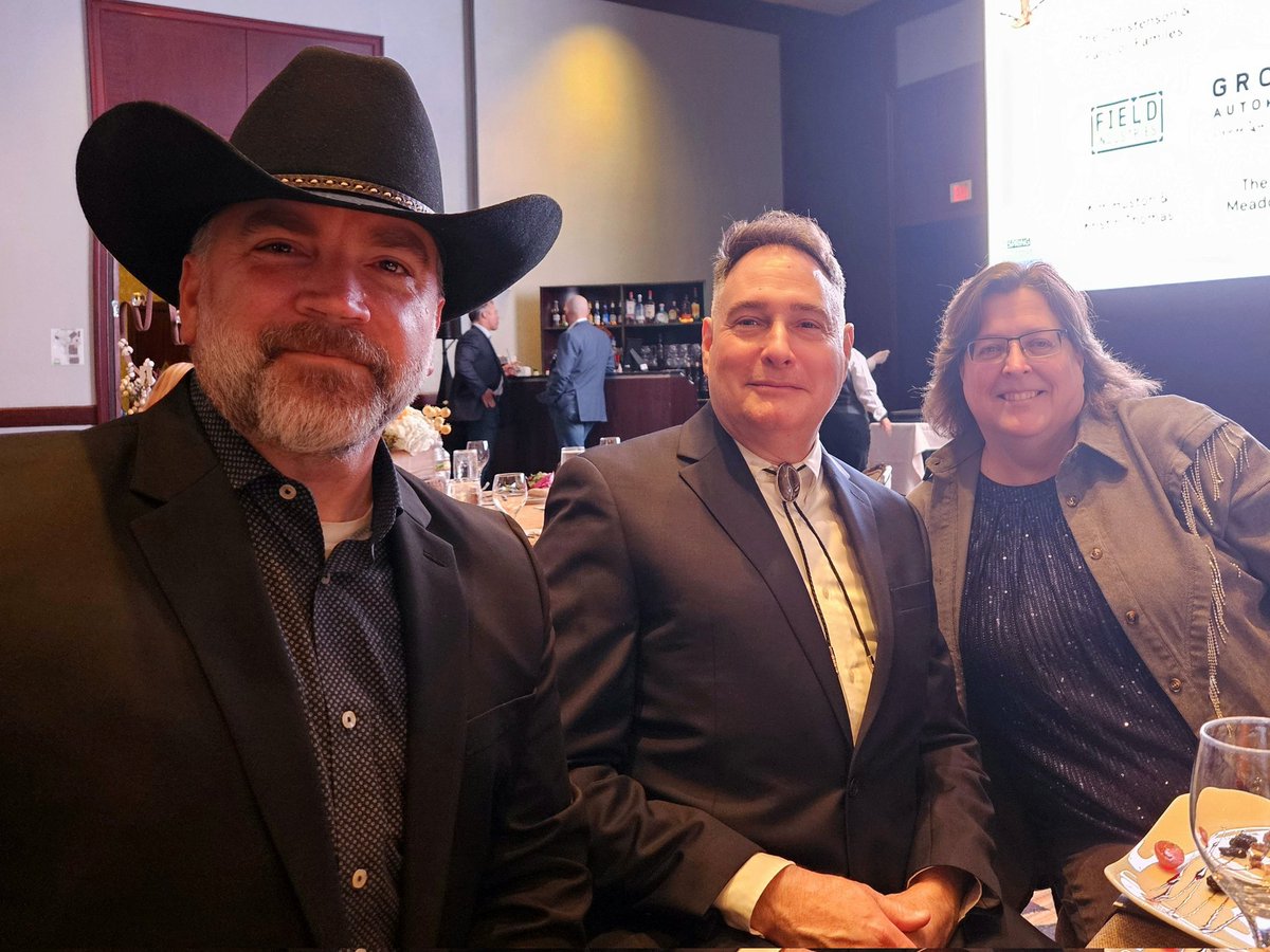 mejackson75's tweet photo. Great evening celebrating the Spring Branch ISD Education Foundation and all of the wonderful things they do!  #StantecEdu
#StantecHou https://t.co/JKtKnTjaH8