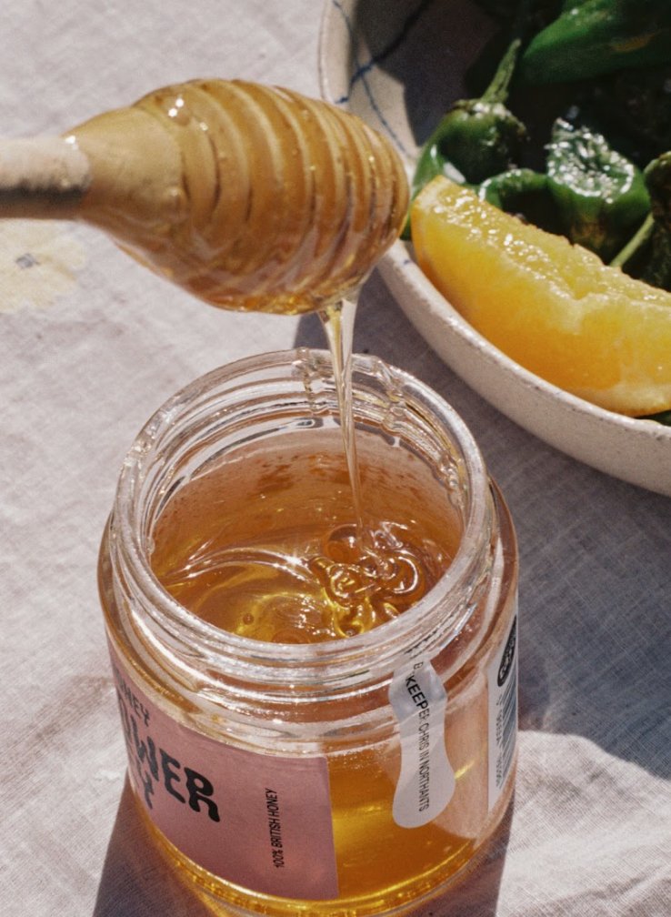 Shockingly, most of the honey we eat in Britain is imported.

Only 14% of the honey we consume comes from Britain, compared to 60% on average in Europe.

If you're buying honey, make sure it's British.

Supporting our local farmers, local economies and local bees!🇬🇧