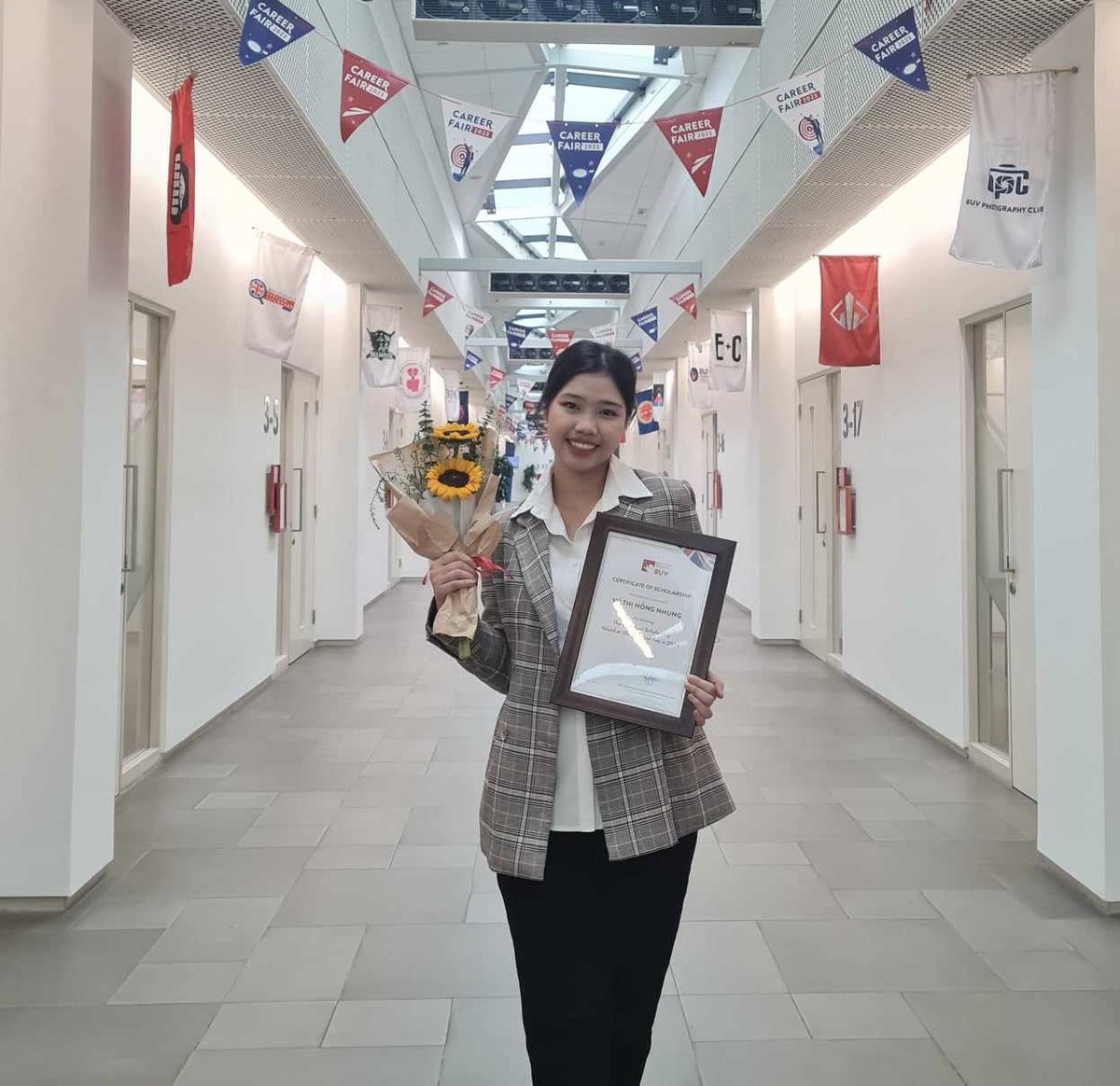 Some wonderful news: Blue Dragon girl Nhung has been awarded a full scholarship to study at British University Vietnam, majoring in International Business. A tremendous achievement for an inspiring young woman!