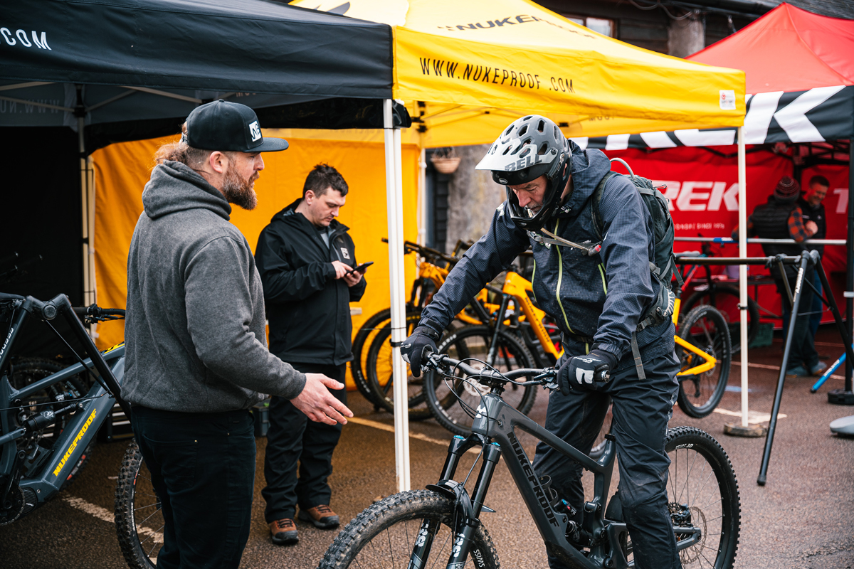 Command attention at any event with our custom-printed gazebos just like @Nuke_Proof 🚀🚲 Their combination of vibrant yellow and sleek black gazebos creates a captivating setup that truly embodies their brand colours, creating a lasting impression no matter the location.