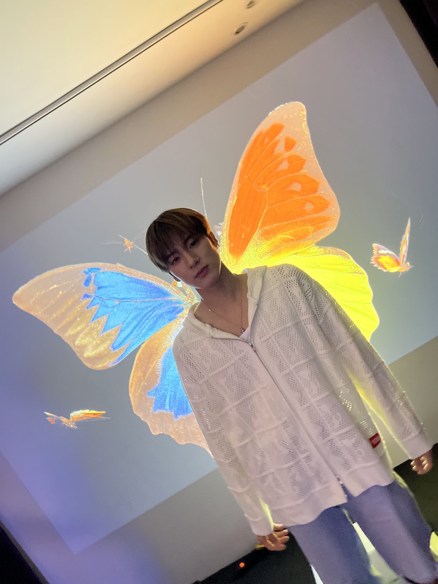 WE_THE_BOYZ's tweet image. [ERIC] THE BOYZ POP-UP 많관부!! 😍