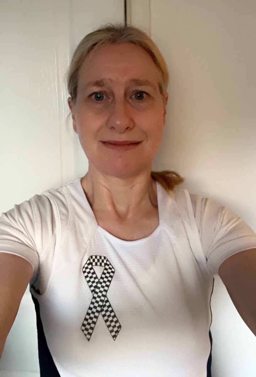 Morning rabble it’s my official 100th half today 🥳 off to LLMH <a href="/LLHalf/">London Landmarks Half Marathon</a> I’m in my <a href="/UK_COPS/">COPS</a> top if you see me wave !! 👏👋😁