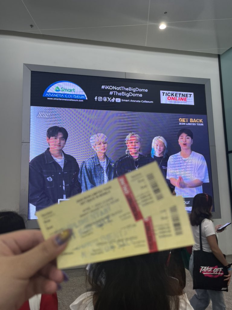 wangjajunhoe's tweet photo. Thank you, @AranetaCity!! 🤍 

#iKON_LIMITED_TOUR_MNL https://t.co/WWcGydmhw8