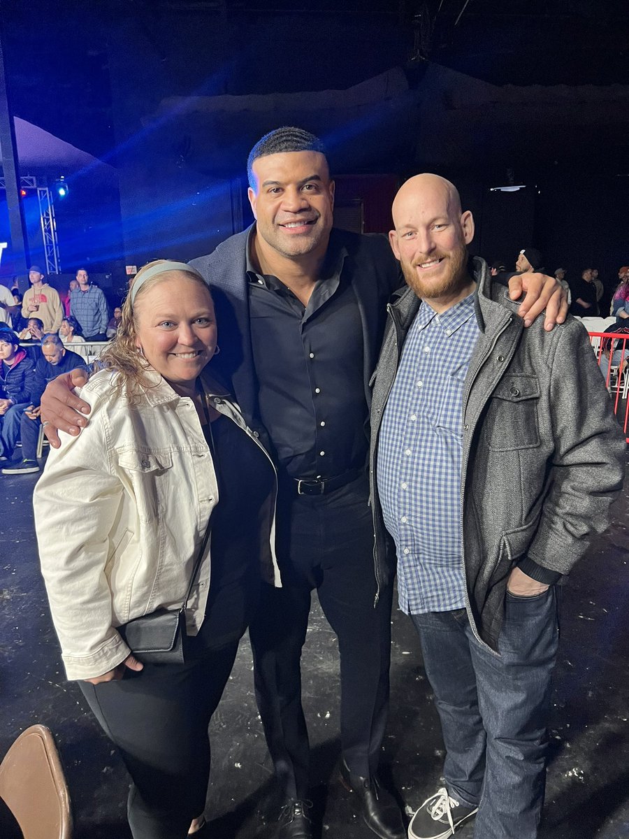 Such an amazing night! Thank you so much to @shawnemerriman for tonight! 💪🏻🔥⚡️ @Bolt_Up_Hero @LightsOutXF