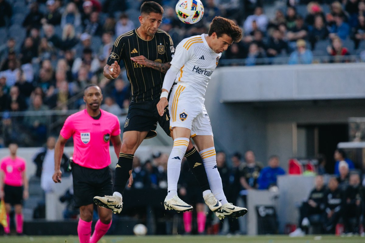 El derbi angelino entre el LAFC y LA Galaxy no defraudó, pero sí las decisiones arbitrales REACCIONES, VIDEOS Y MÁS: tinyurl.com/3mefc5n5