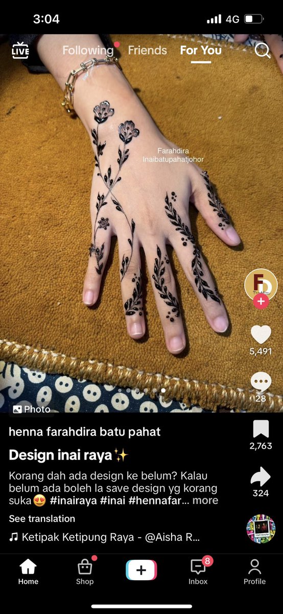 eymahana's tweet photo. What i wanted,       what i got 😭

Selain dari tak pandai masak jangan jual kat bazaar, yg tak pandai lukis henna pls stay away from ppl 😭😭😭😭 aku murung cam tak jadi raya https://t.co/pkRiDU7mXv