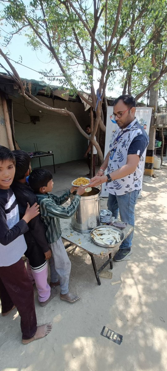 Seva is an expression of bhakti 🙏🙏

On April 6th, the Helping Life Foundation distributed Macaroni in the slum area to needy kids and people

#seva #bhakti #helpinglife #communitysupport #charityevent #gratitude #supportingtheneedy #volunteerism #philanthropy #socialimpact